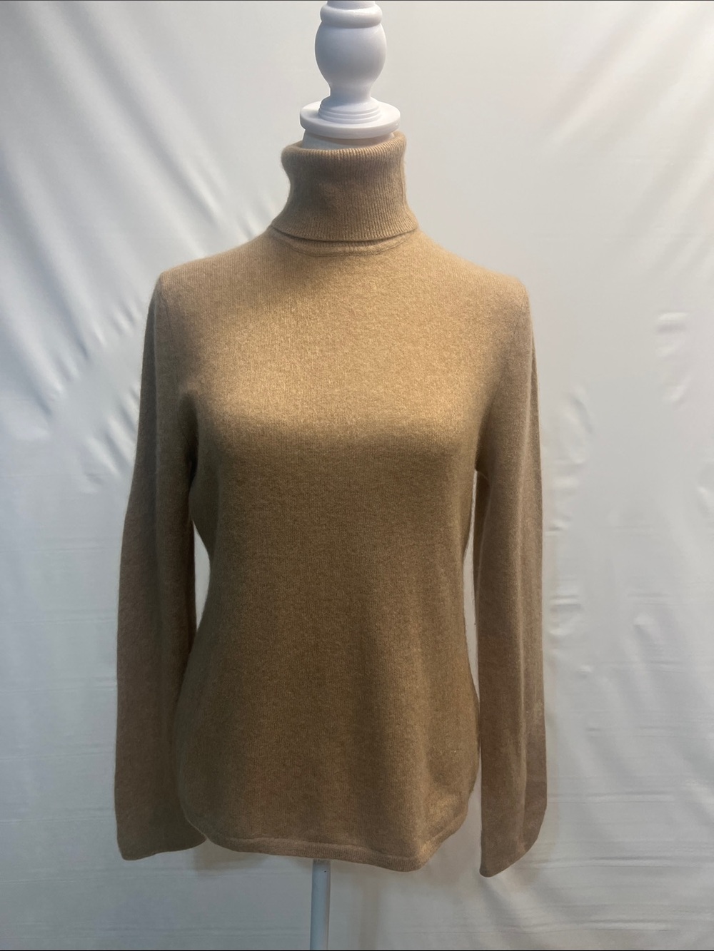 Lord & Taylor 100% Cashmere Turtleneck Sweater L Camel Tan